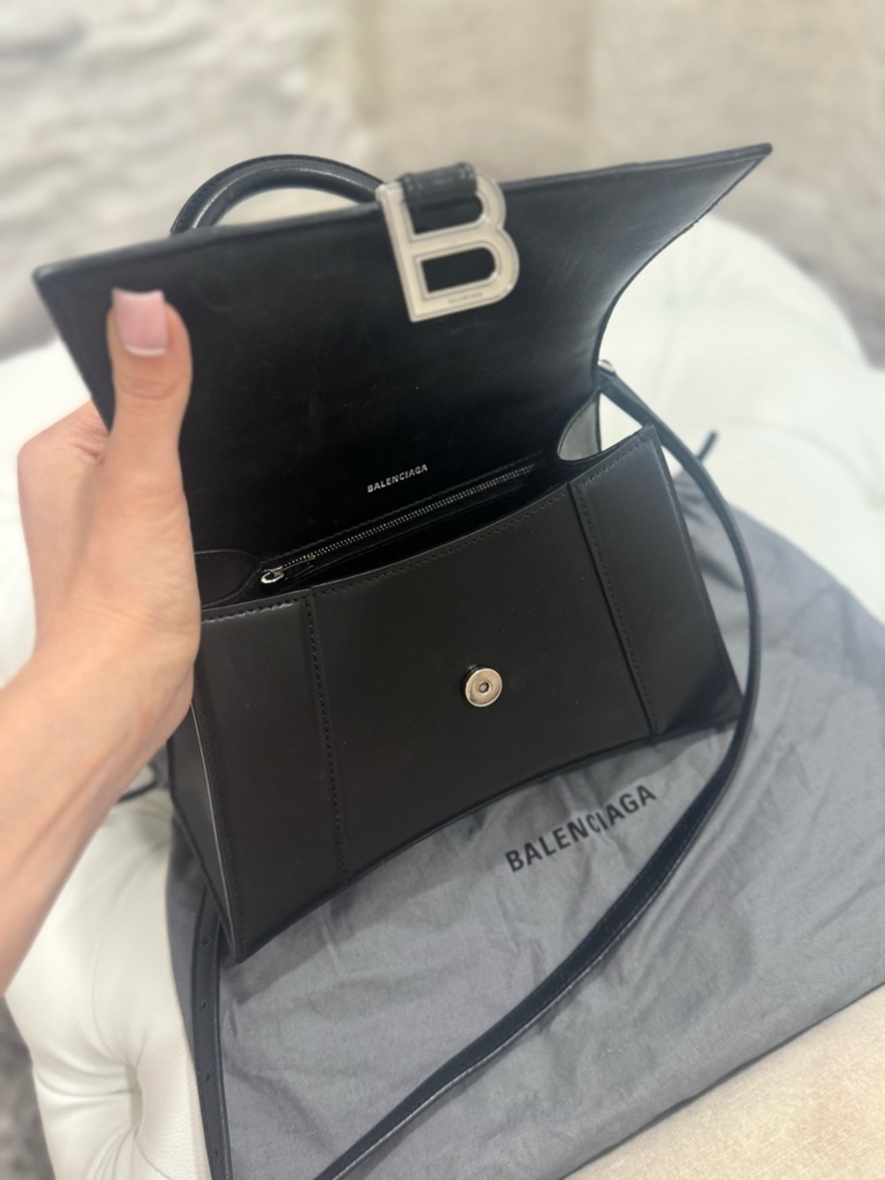 Balenciaga Black Leather Graffiti Hourglass Satchel - Picture 7 of 8